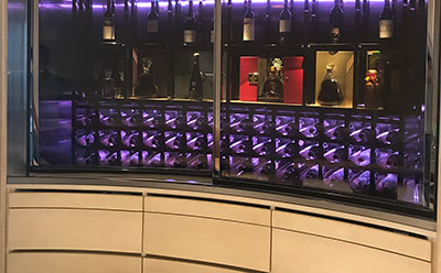 黑鈦與實木結合的奢華不銹鋼恒溫酒柜